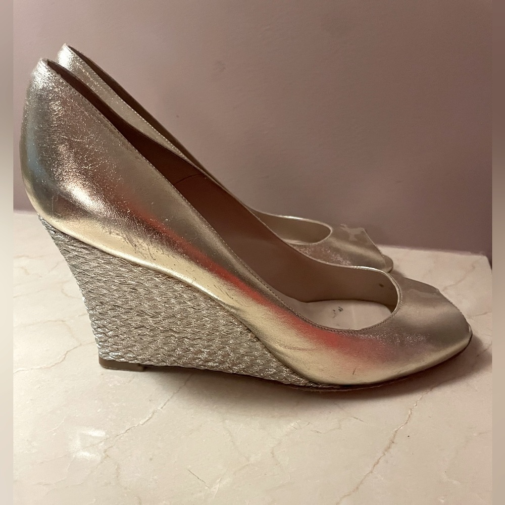 L.K. Bennett High Heeled shoes! Great condition! Gold / Metallic Color.